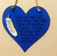 Load image into Gallery viewer, Personalised Remembrance Heart Plaque with Feather
