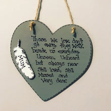 Load image into Gallery viewer, Personalised Remembrance Heart Plaque with Feather
