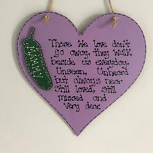 Load image into Gallery viewer, Personalised Remembrance Heart Plaque with Feather
