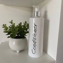 Load image into Gallery viewer, 500ml refillable plastic bathroom shampoo/conditioner bottles
