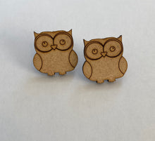 Load image into Gallery viewer, Wooden owl earrings 2cm
